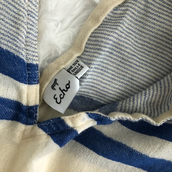 Vibrant swimsuit cover - Picture 3 of 4